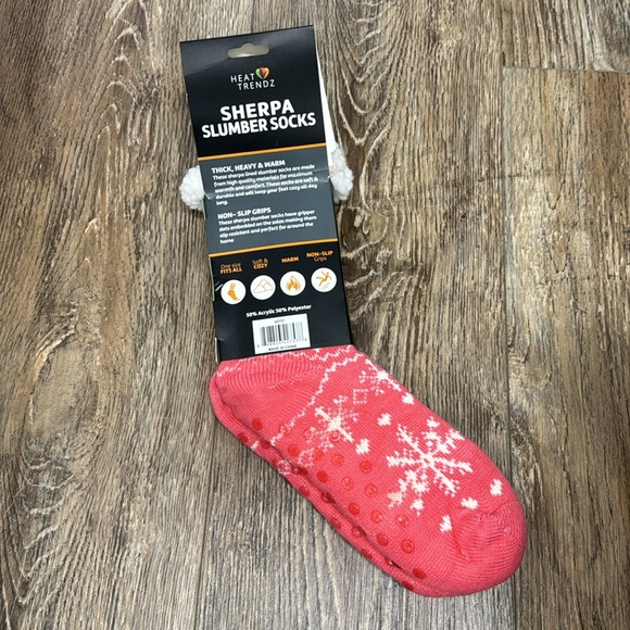 NWT Sherpa Slumber Socks - Picture 3 of 5